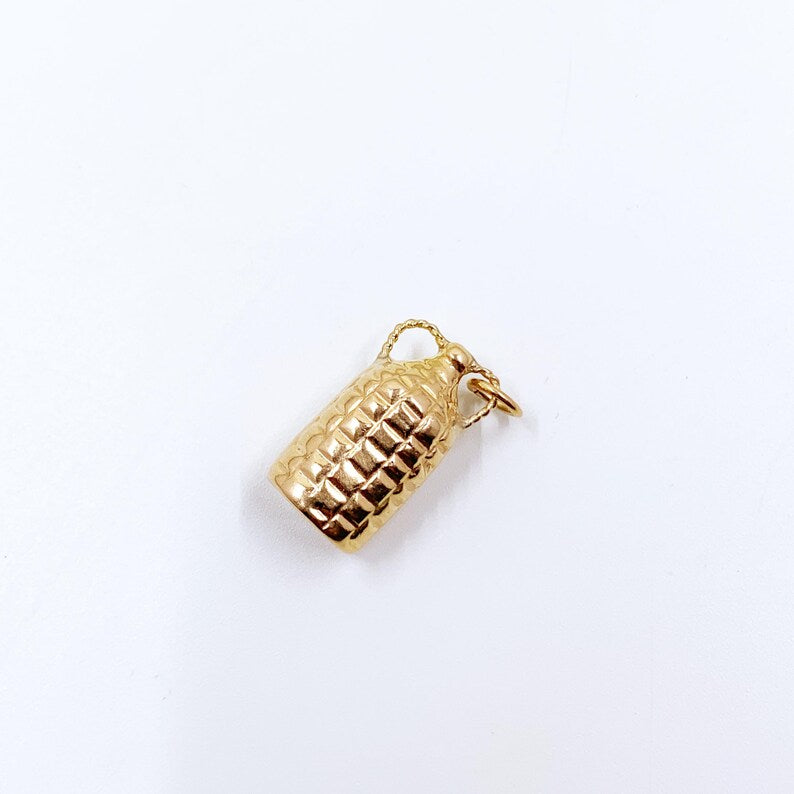 Vintage 18k Gold Wicker Wrapped Bottle Charm, Wicker Wine Bottle Charm