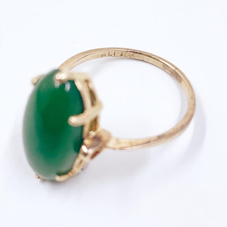 Estate 10K Jade Navette Ring, Size 5 1/4 Ring