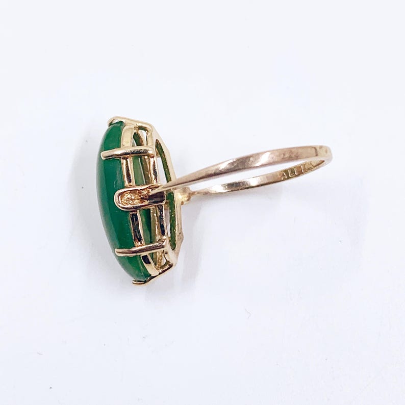 Estate 10K Jade Navette Ring, Size 5 1/4 Ring