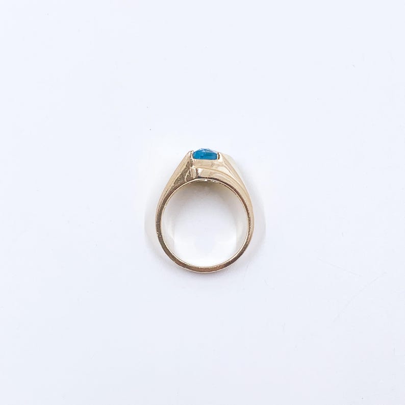 Estate 14k Gold Blue Topaz Ring, Size 6.75 Ring