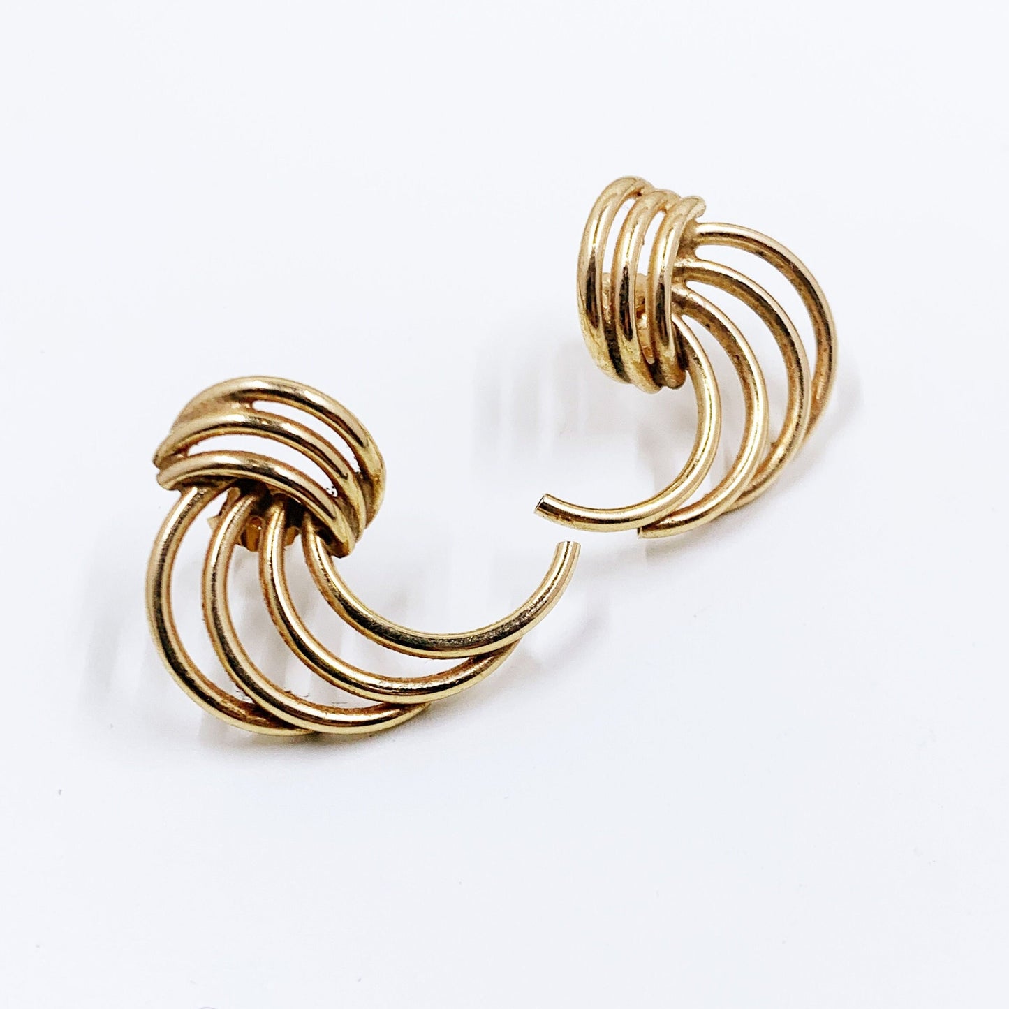Vintage 14K Gold Swirl Wire Earrings