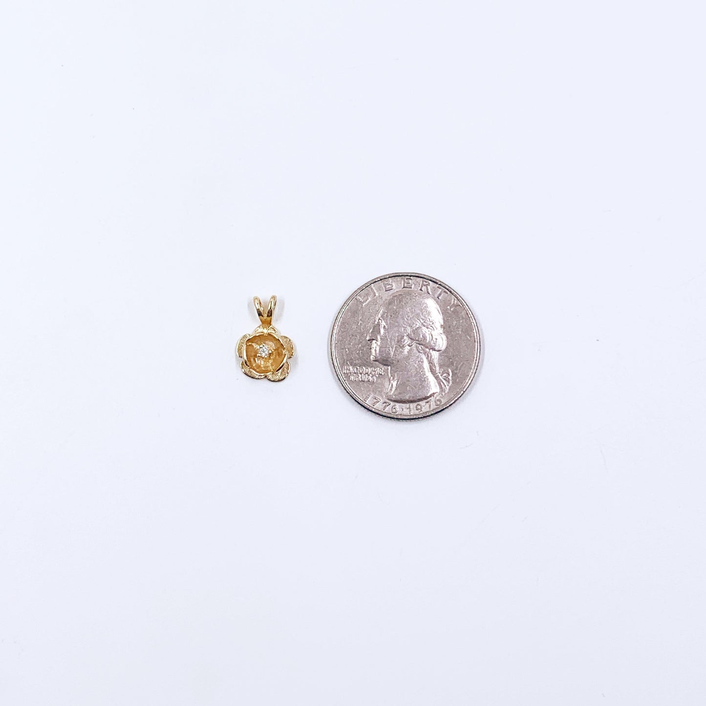 Vintage 14k Gold Flower Sapphire Pendant, 14K Dainty Floral Pendant