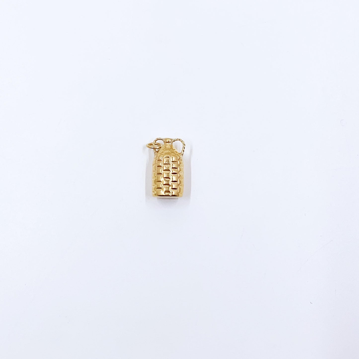 Vintage 18k Gold Wicker Wrapped Bottle Charm, Wicker Wine Bottle Charm