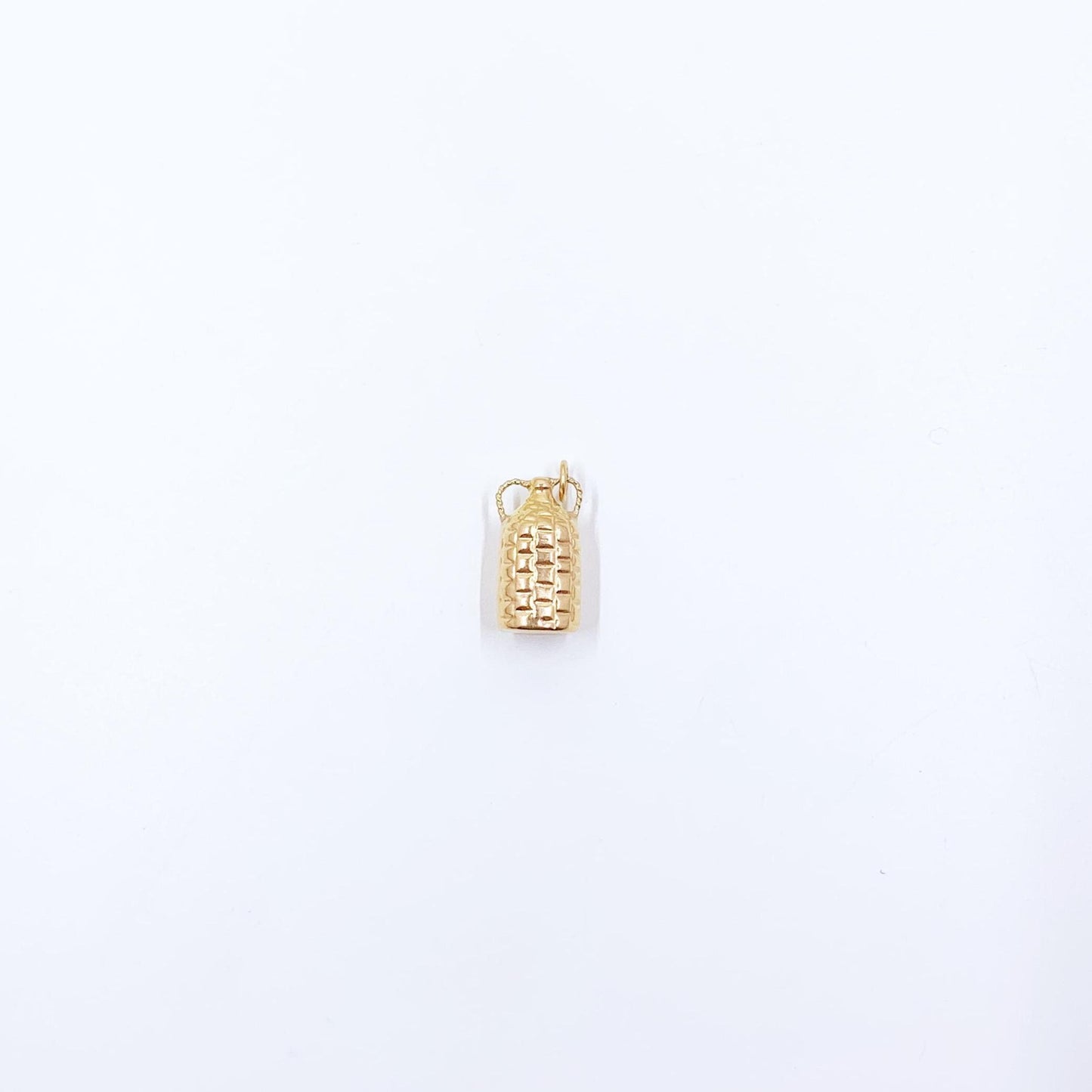 Vintage 18k Gold Wicker Wrapped Bottle Charm, Wicker Wine Bottle Charm