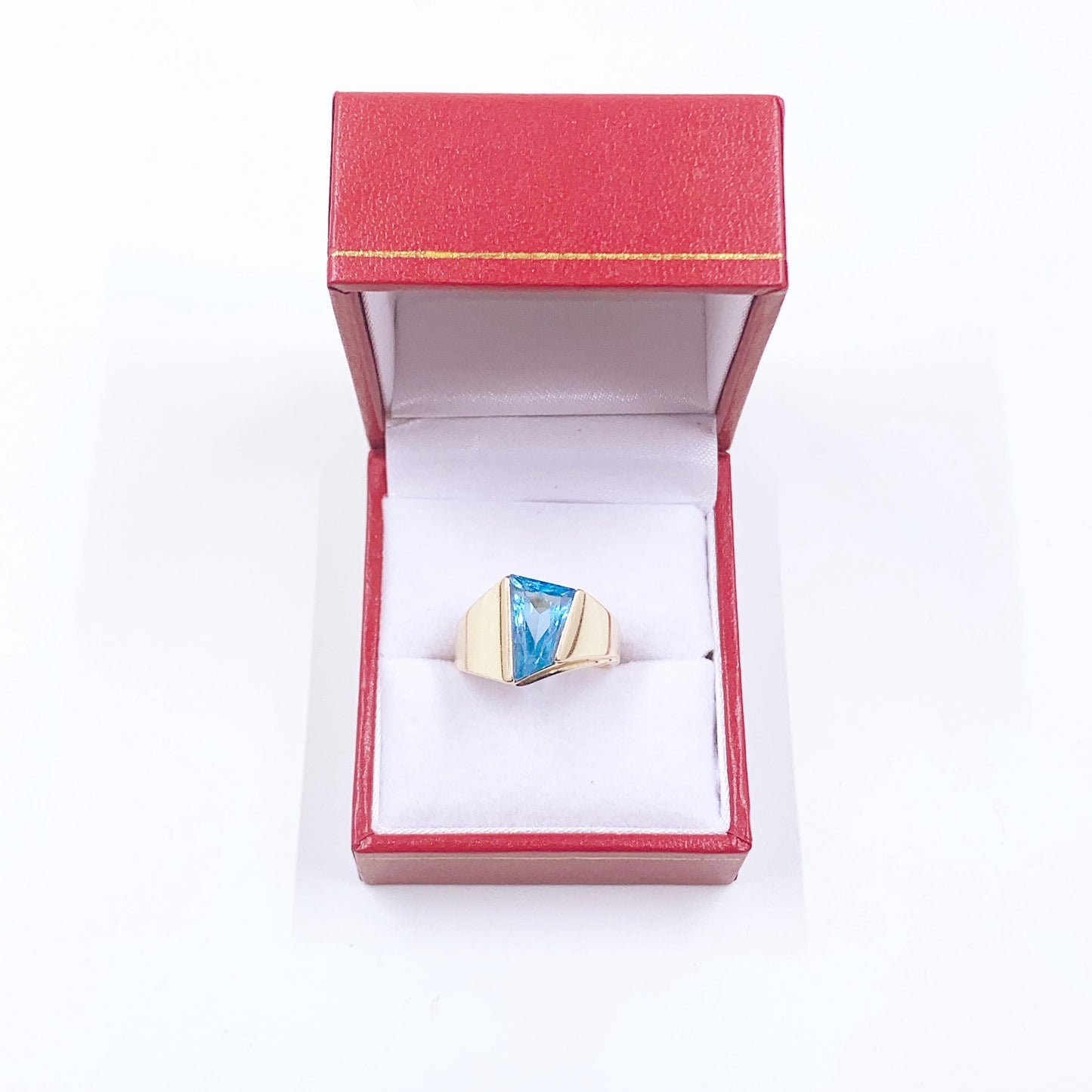 Estate 14k Gold Blue Topaz Ring, Size 6.75 Ring