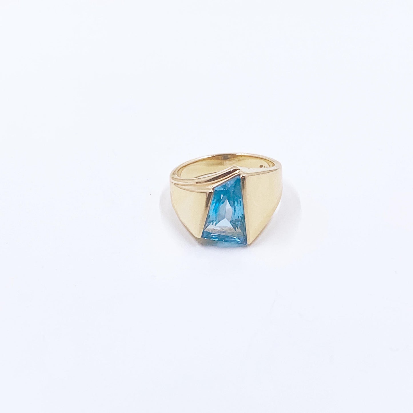 Estate 14k Gold Blue Topaz Ring, Size 6.75 Ring