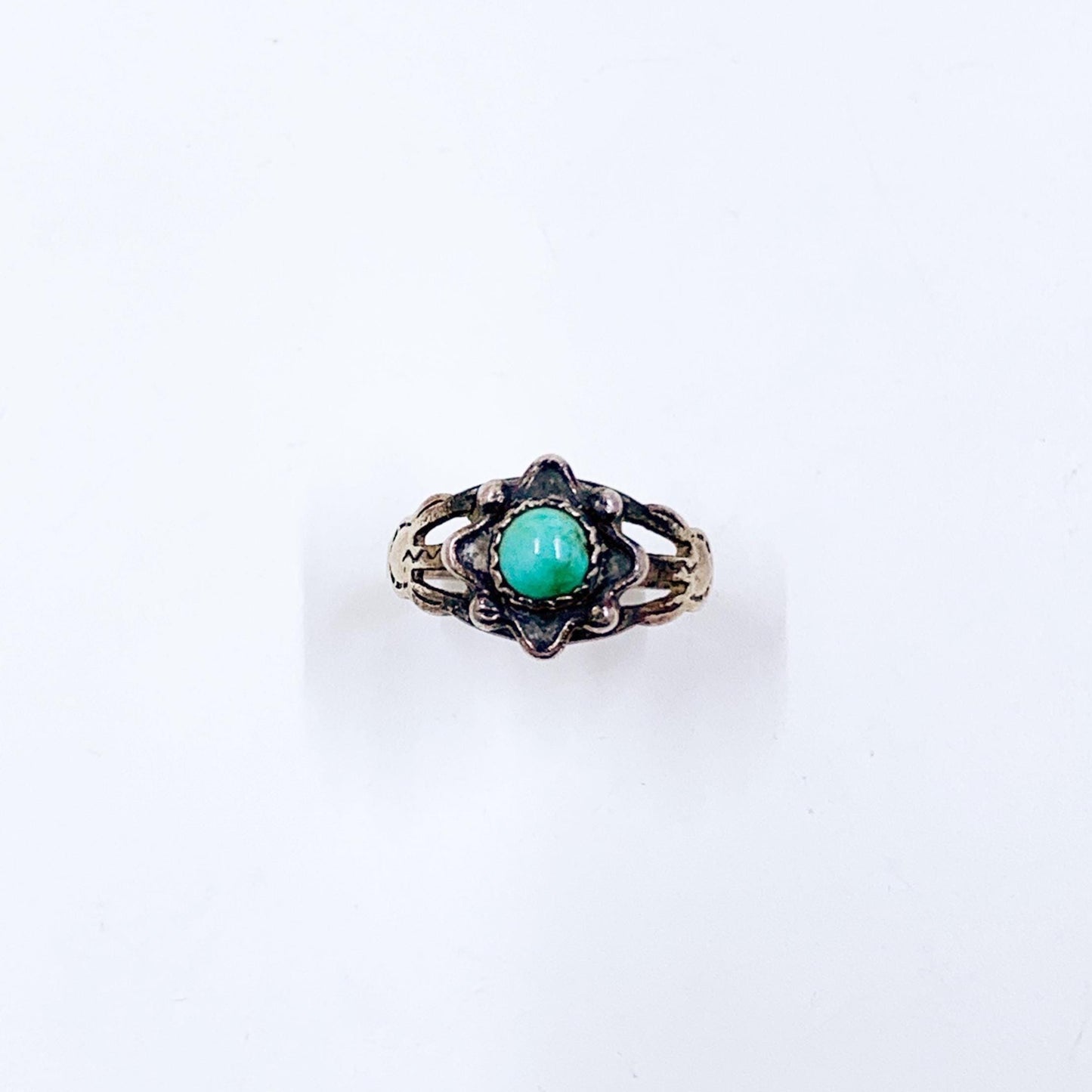 Vintage Sterling Southwest Starburst Turquoise Ring, Size 4 1/2 Ring