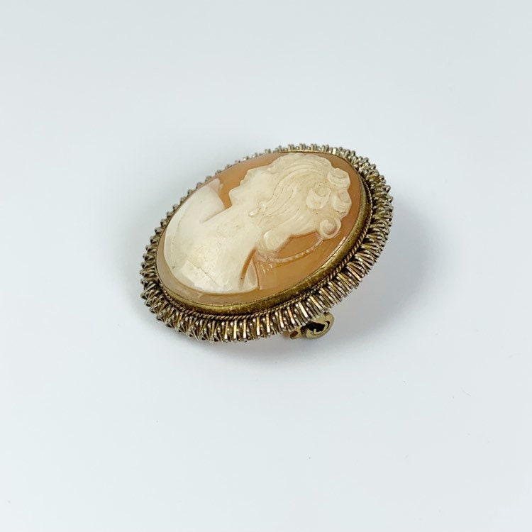 Vintage Cameo Brooch