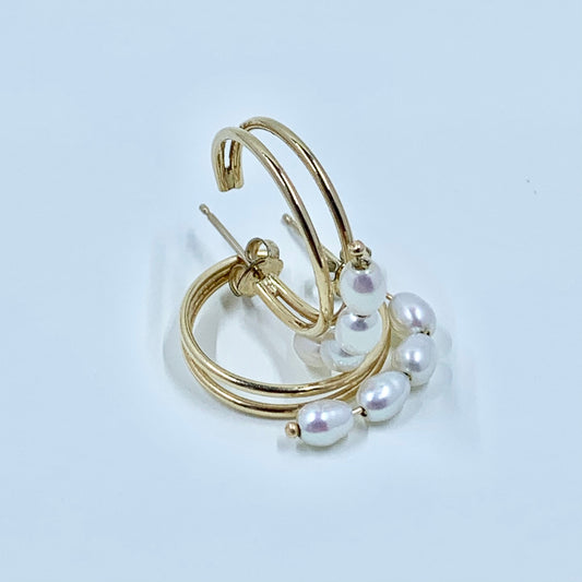 Vintage Gold Pearl Hoop Earrings | 14K Gold Open Hoop Earrings | Gold Cascading Pearl Earrings