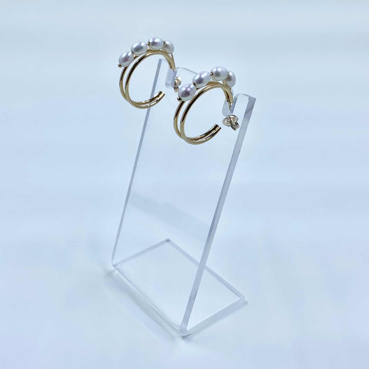 Vintage Gold Pearl Hoop Earrings | 14K Gold Open Hoop Earrings | Gold Cascading Pearl Earrings