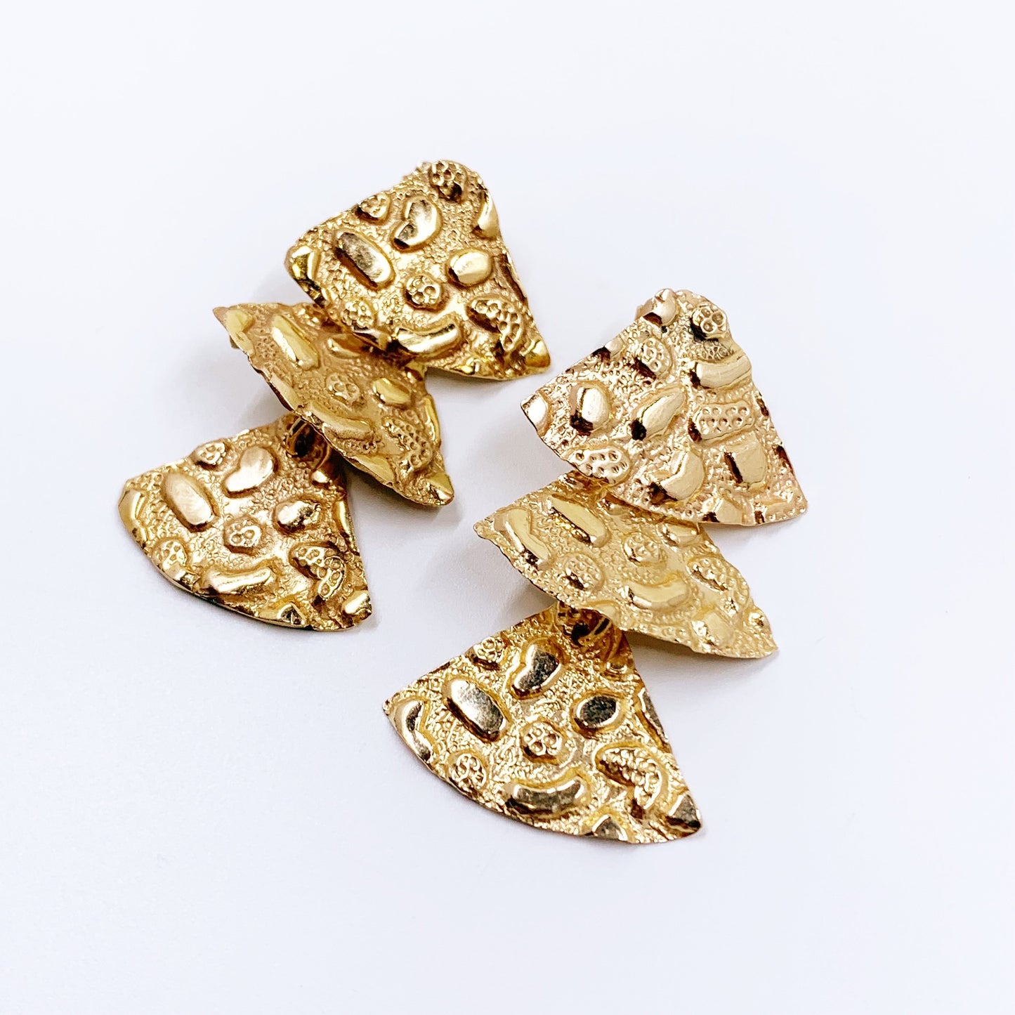 Vintage 14k Gold Textured Triangle Dangle Earrings | 14K Yellow Gold Triple Tiered Drop Earrings