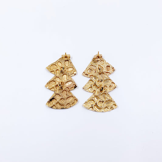 Vintage 14k Gold Textured Triangle Dangle Earrings | 14K Yellow Gold Triple Tiered Drop Earrings