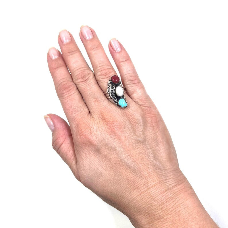 Vintage Sterling Southwest Leaf Three Stone Ring, Turquoise Coral and Mother of Pearl Ring, Size 6 Ring