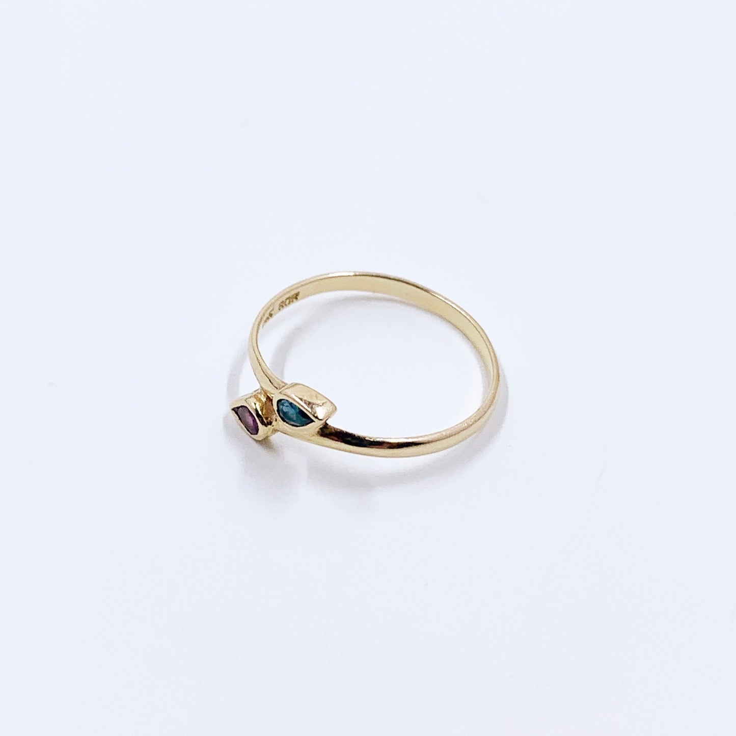 Estate Dainty 14k Gold Sapphire and Ruby Leaf Ring | Size 6 Ring