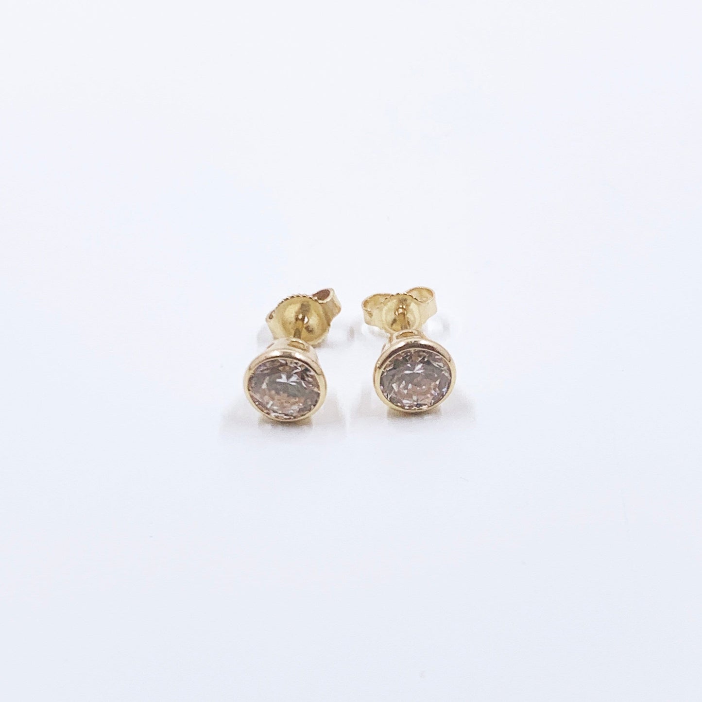 Estate 14K CZ Stud Earrings, Classic 14K Gold Earrings, Cubic Zirconia Earrings 6.7 MM