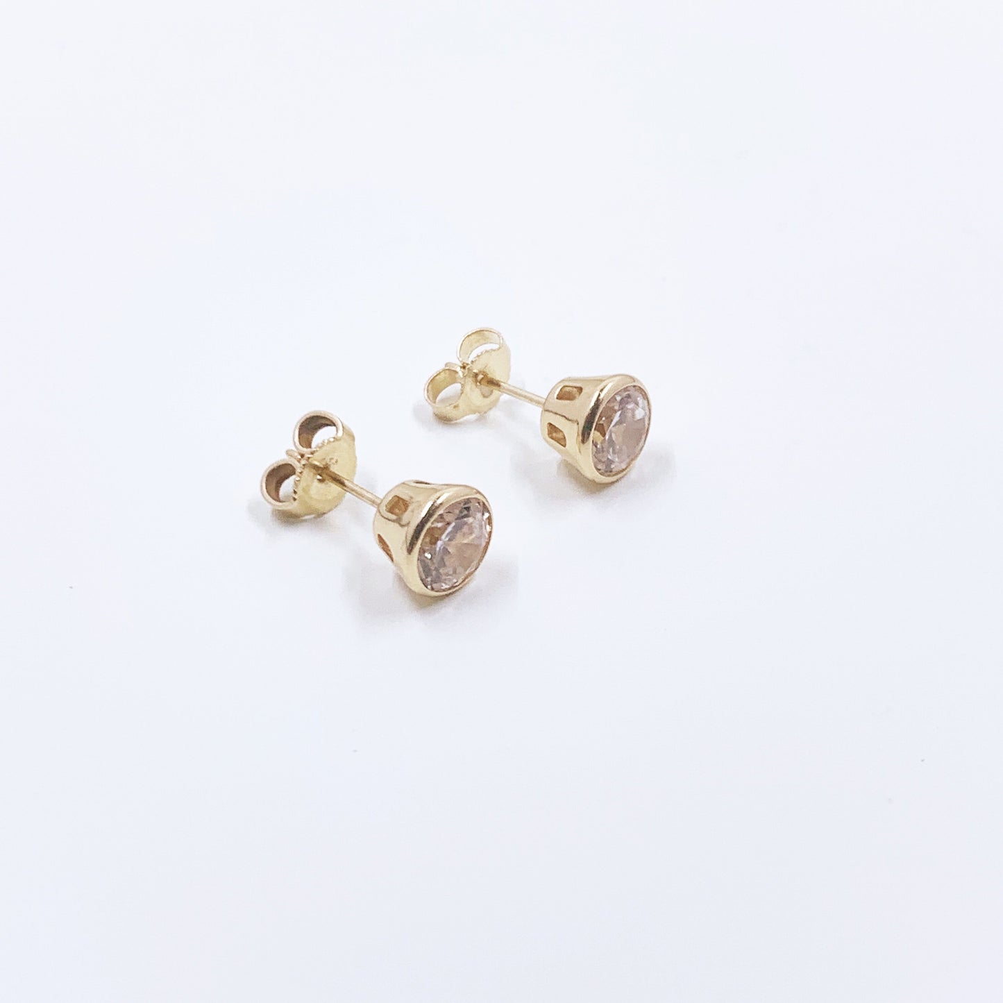 Estate 14K CZ Stud Earrings, Classic 14K Gold Earrings, Cubic Zirconia Earrings 6.7 MM