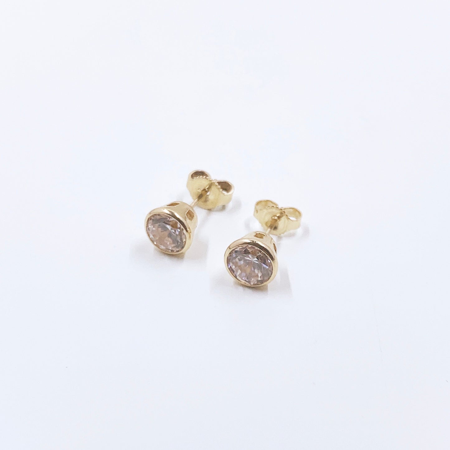 Estate 14K CZ Stud Earrings, Classic 14K Gold Earrings, Cubic Zirconia Earrings 6.7 MM