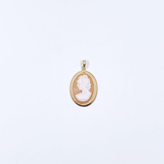 Vintage 14K Carved Shell Cameo Pendant