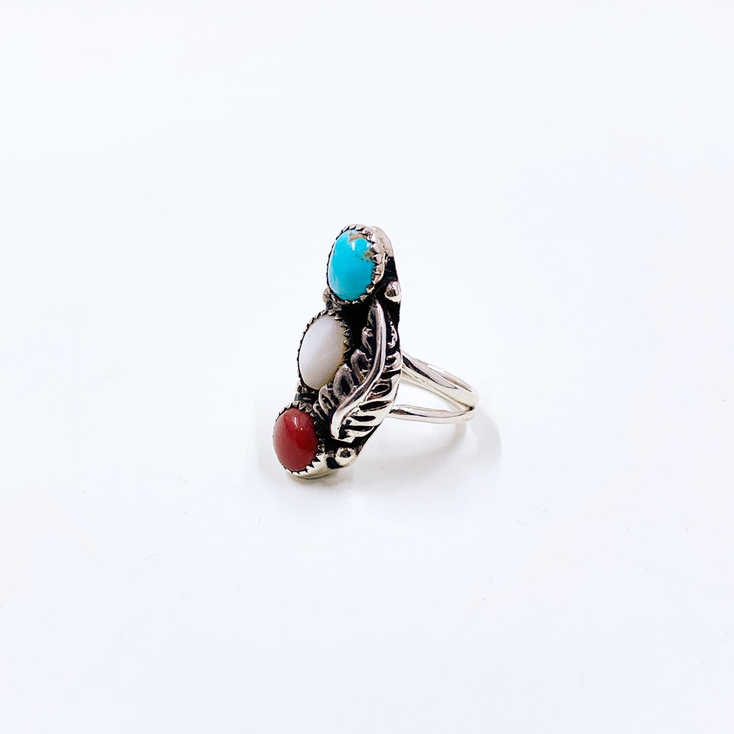 Vintage Sterling Southwest Leaf Three Stone Ring, Turquoise Coral and Mother of Pearl Ring, Size 6 Ring