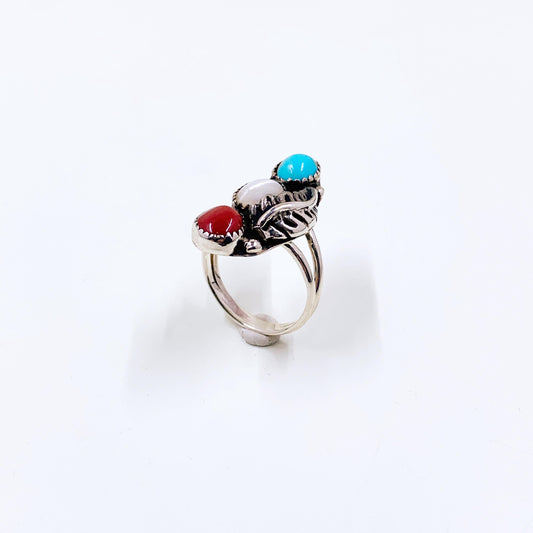 Vintage Sterling Southwest Leaf Three Stone Ring, Turquoise Coral and Mother of Pearl Ring, Size 6 Ring