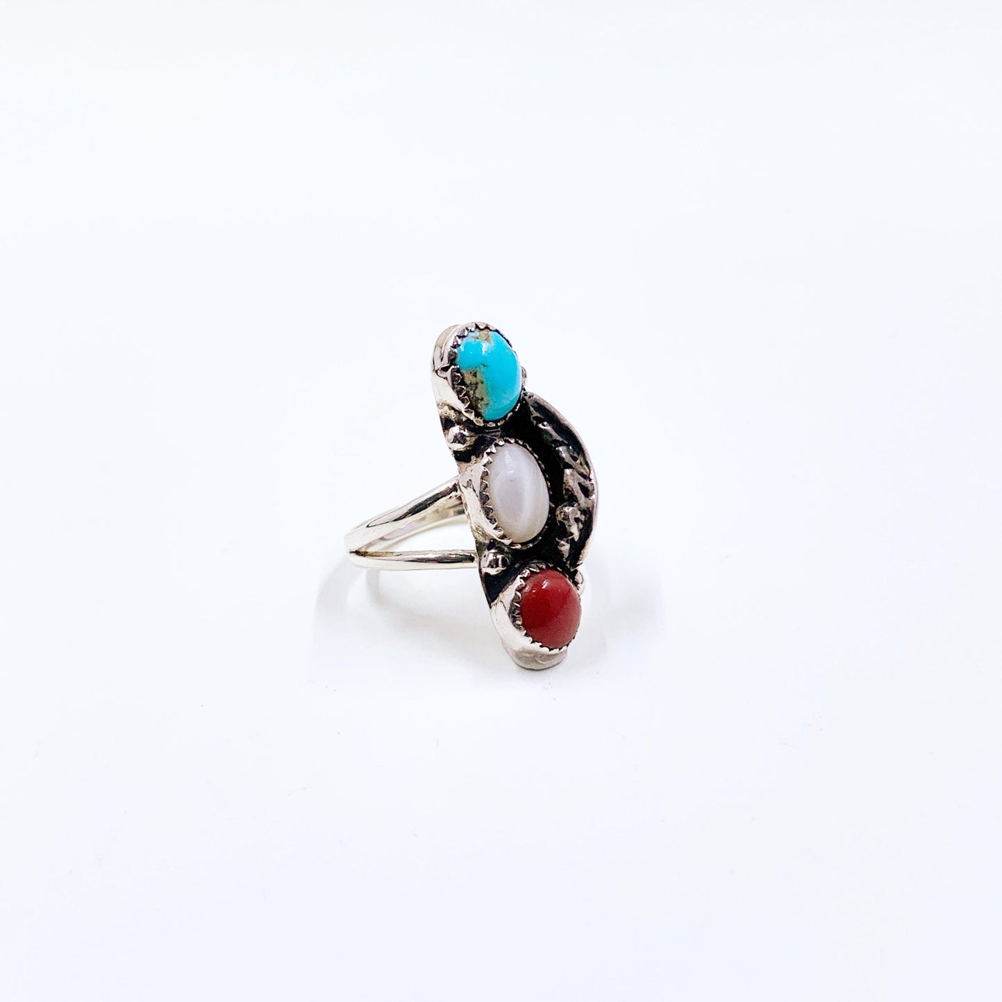 Vintage Sterling Southwest Leaf Three Stone Ring, Turquoise Coral and Mother of Pearl Ring, Size 6 Ring