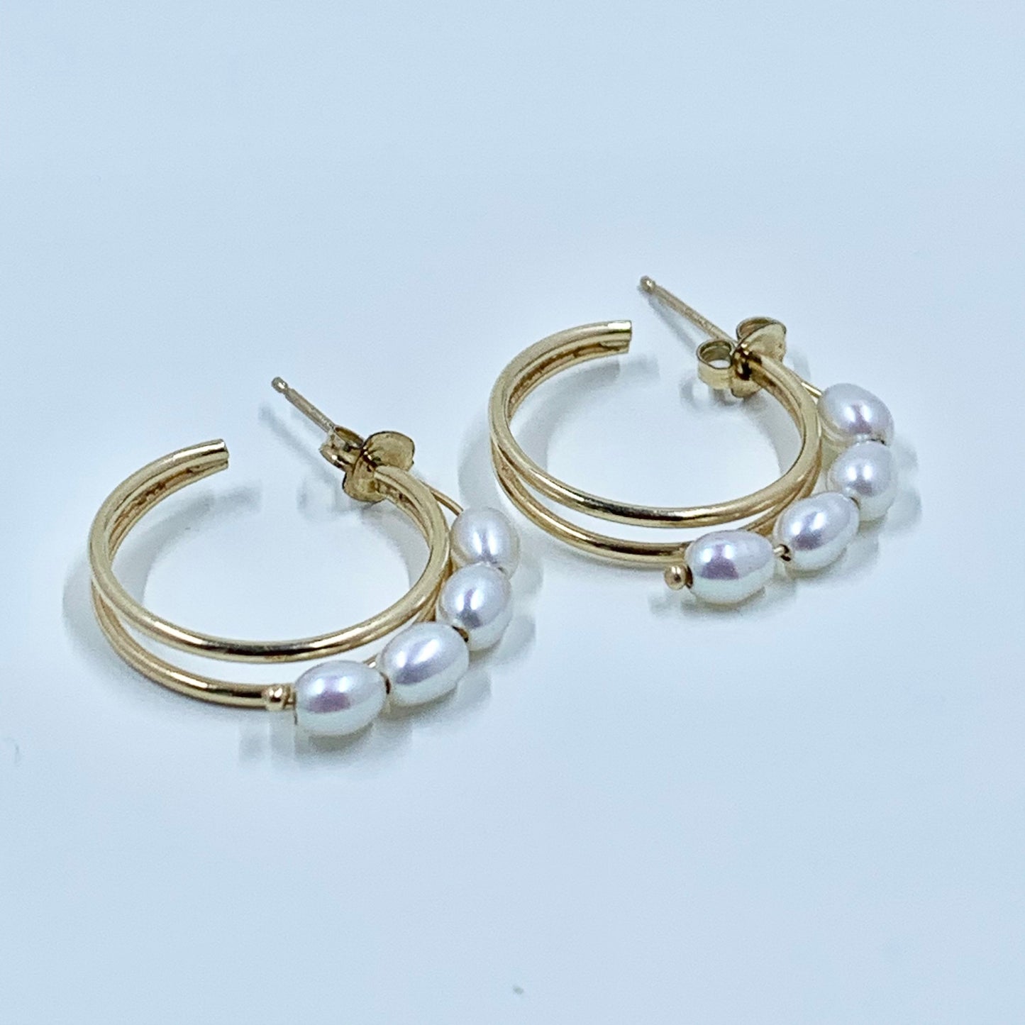 Vintage Gold Pearl Hoop Earrings | 14K Gold Open Hoop Earrings | Gold Cascading Pearl Earrings
