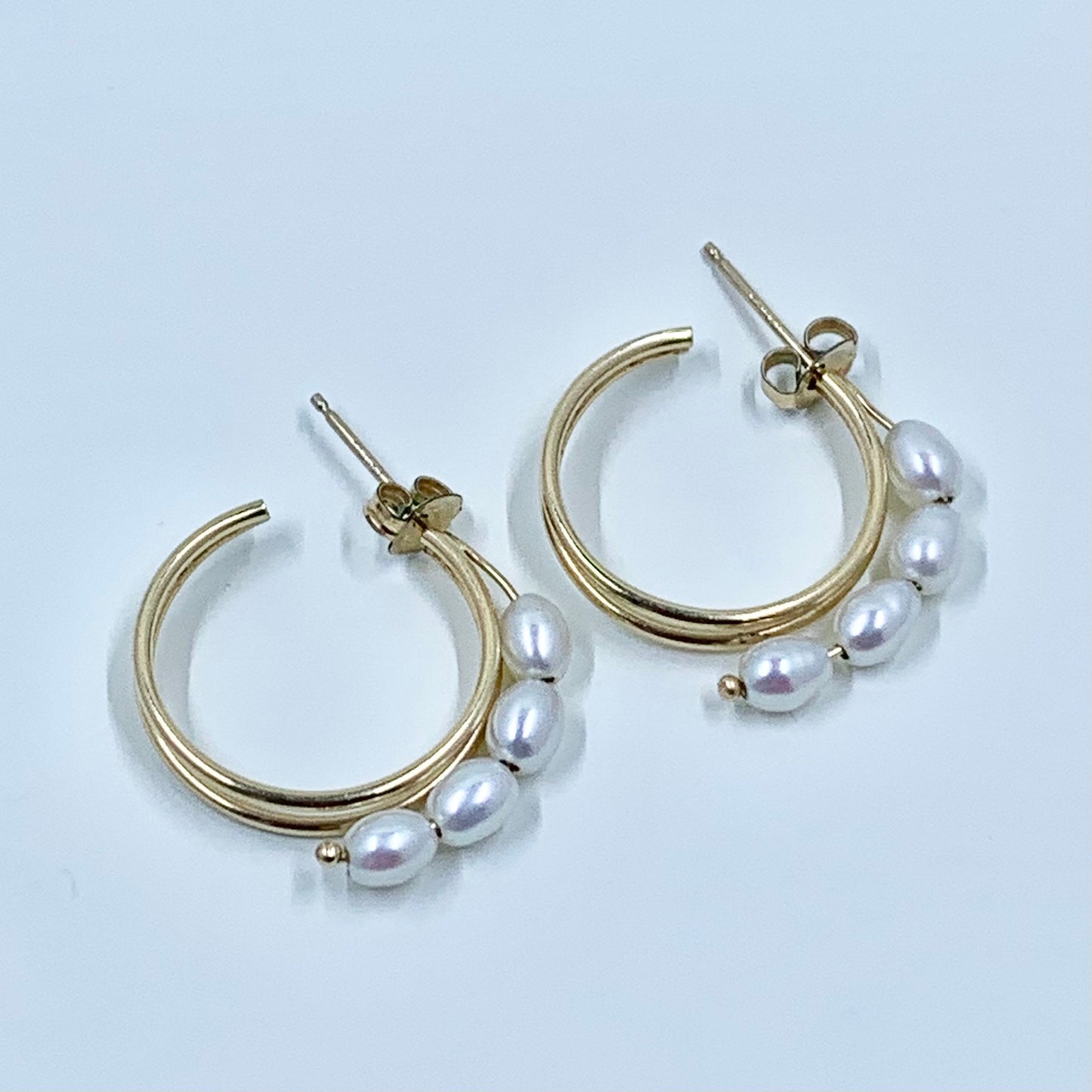Vintage Gold Pearl Hoop Earrings | 14K Gold Open Hoop Earrings | Gold Cascading Pearl Earrings