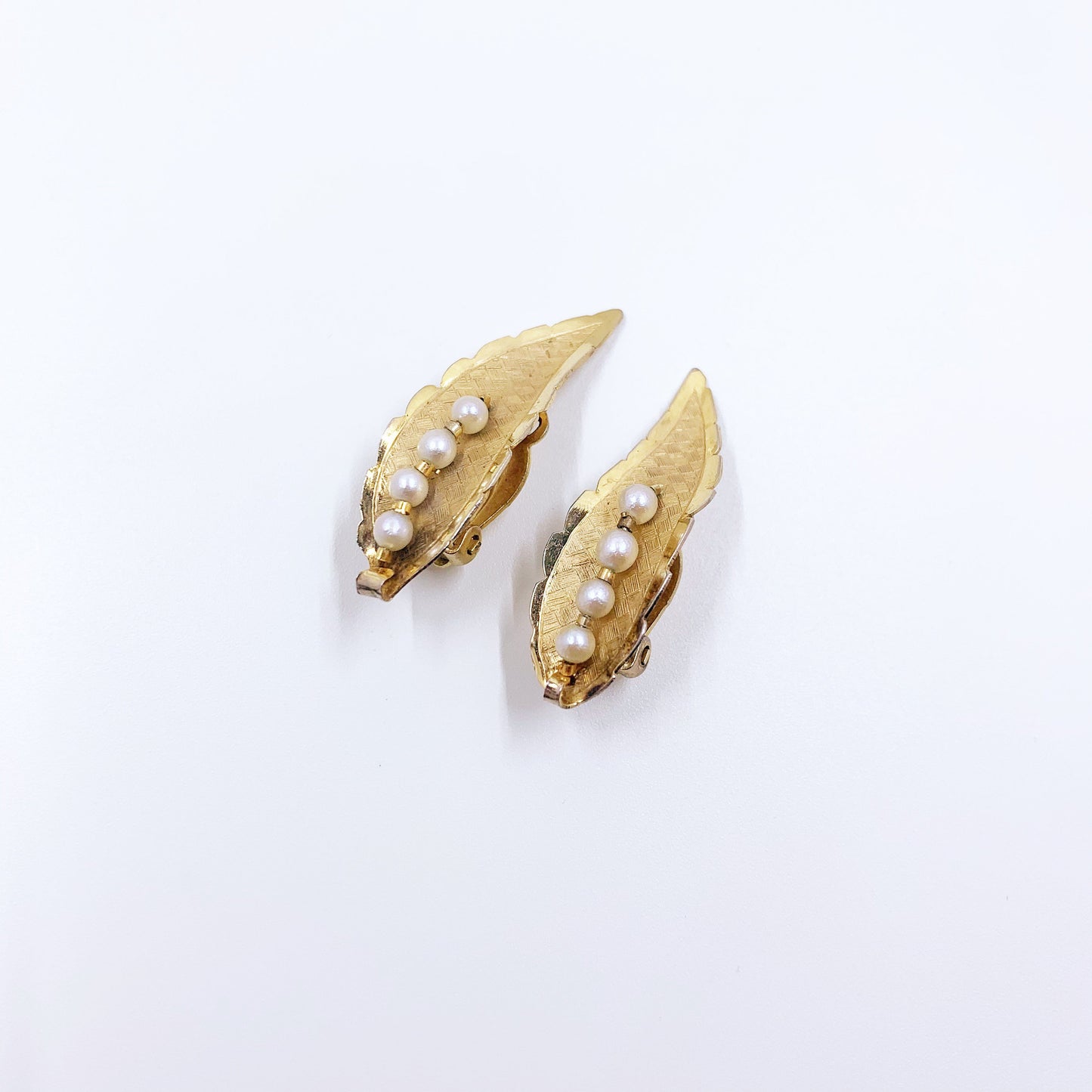 Vintage Gold Leaf and Pearl Earrings | Gold Filled Clip On | Imperial Pearl Syndicate Earrings