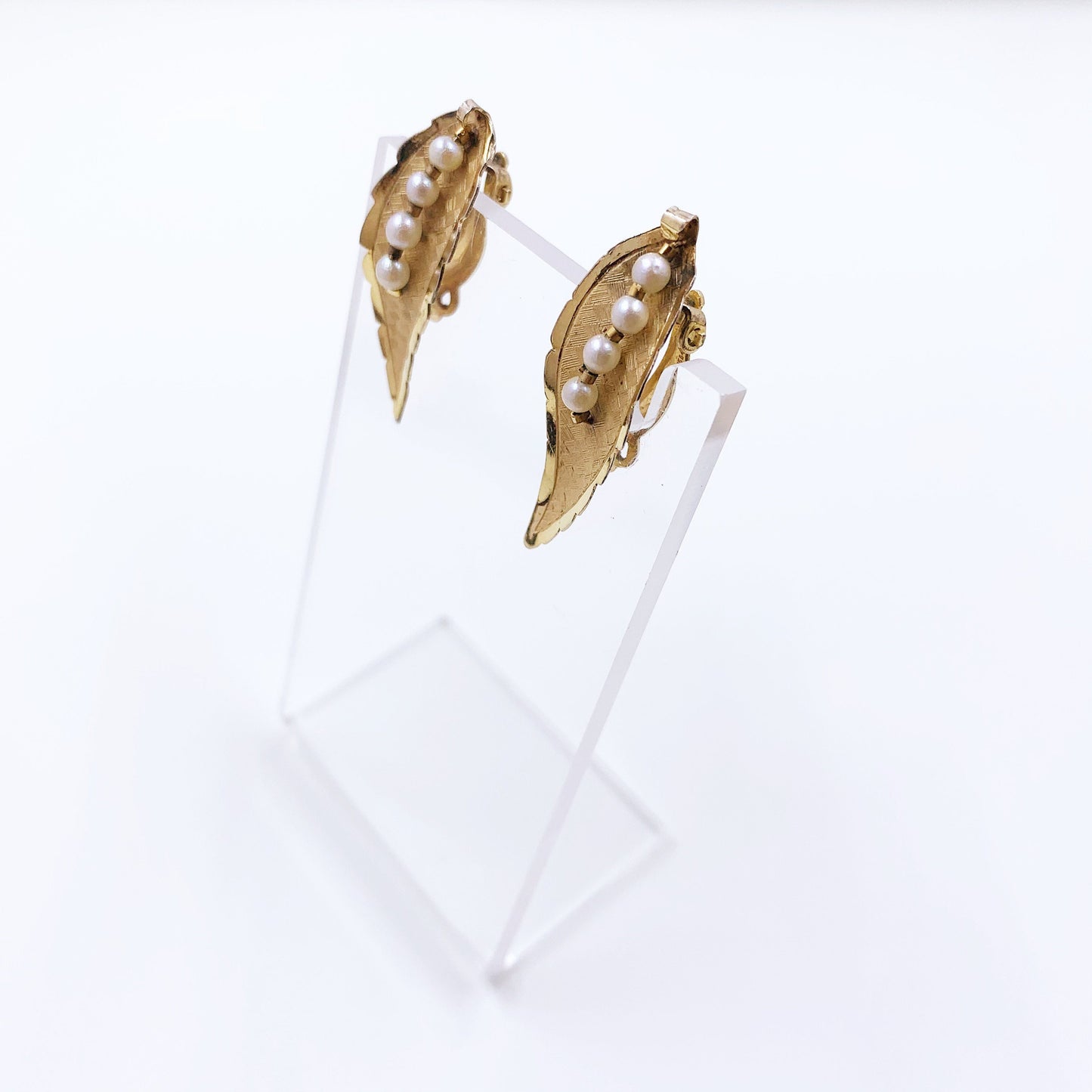 Vintage Gold Leaf and Pearl Earrings | Gold Filled Clip On | Imperial Pearl Syndicate Earrings