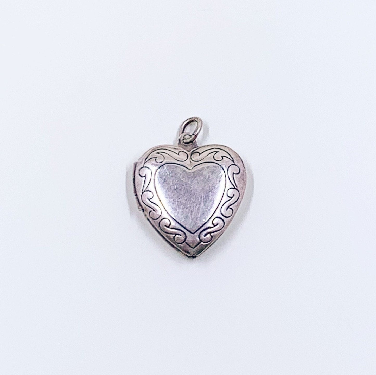 Vintage Silver Heart Scrolled Locket | Vintage Engraved Scroll Heart Locket