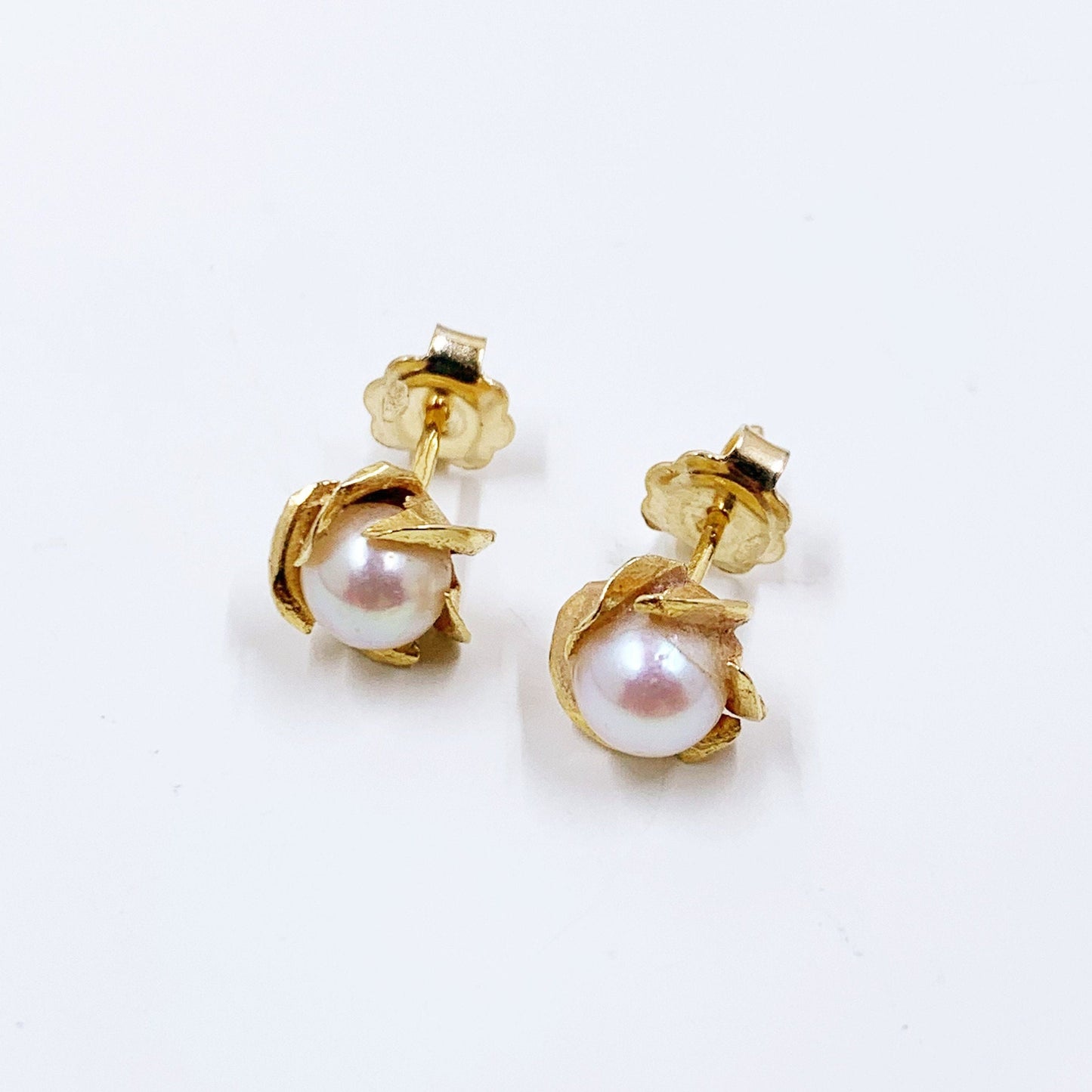 Vintage 18K Gold Pearl Stud Earrings | Classic Pearl Flower Earrings | 18K Pearl Earrings | Egyptian 18K Gold