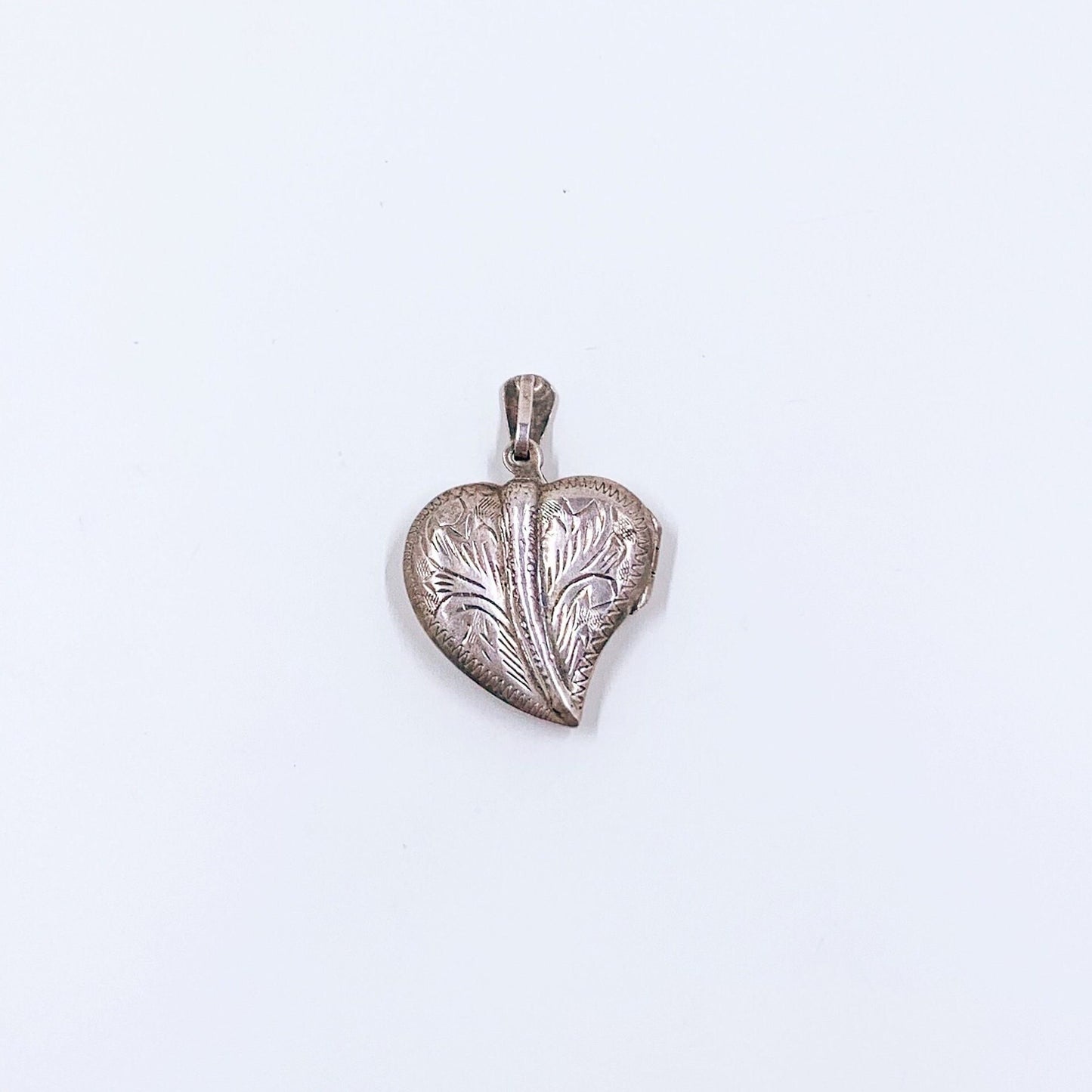 Vintage Silver Engraved Leaf Locket | Silver Leaf Locket